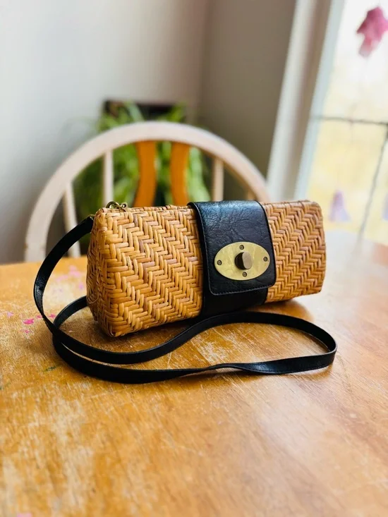 Kelly & Katie Woven Straw Crossbody Clutch with Black Leather Trim and crossbody - Picture 1 of 9